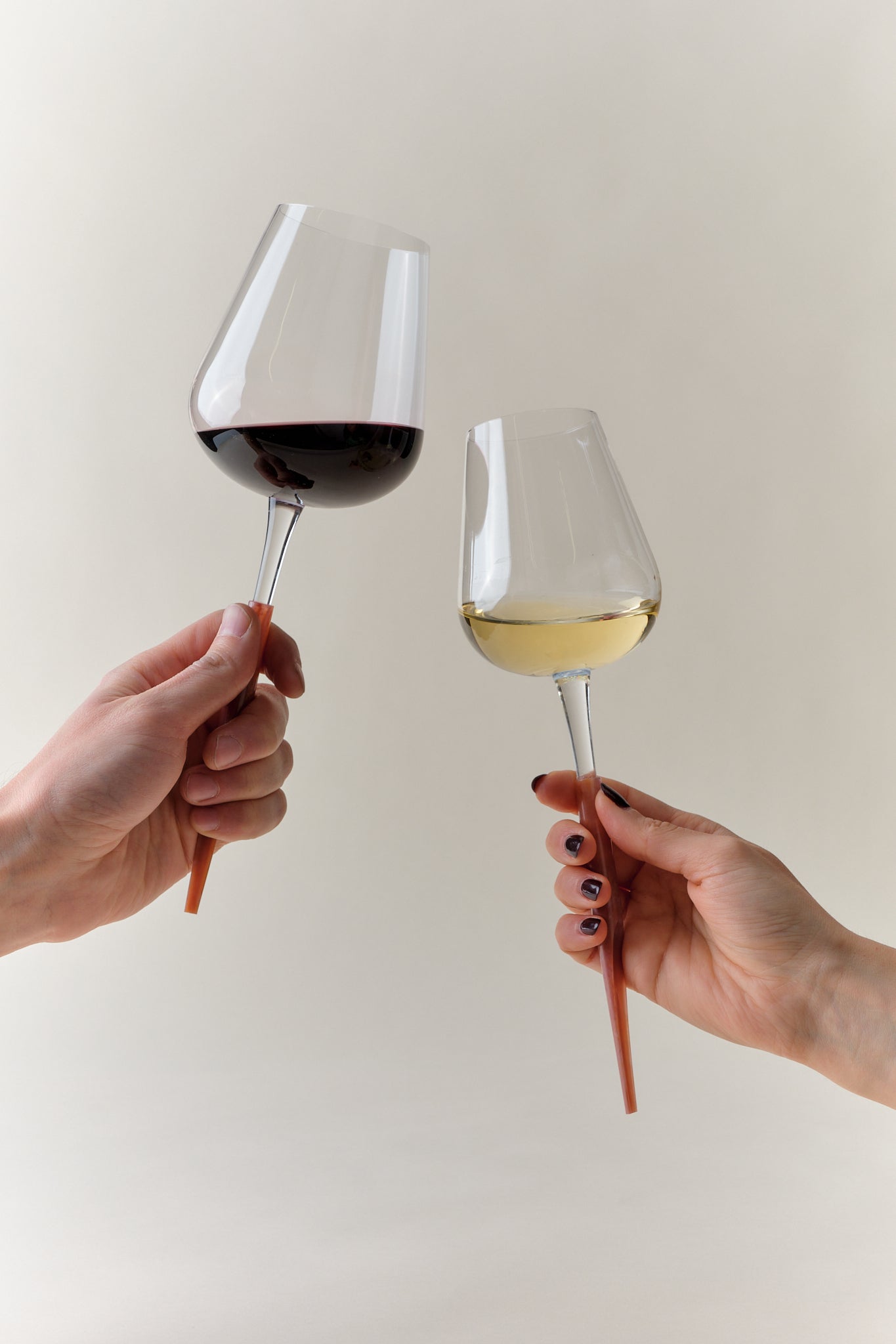 Pointer Wine Glass - Green Onyx