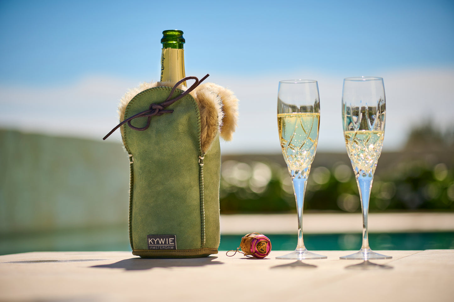 Kywie - Der Weinkühler aus Wolle - für Schaumwein