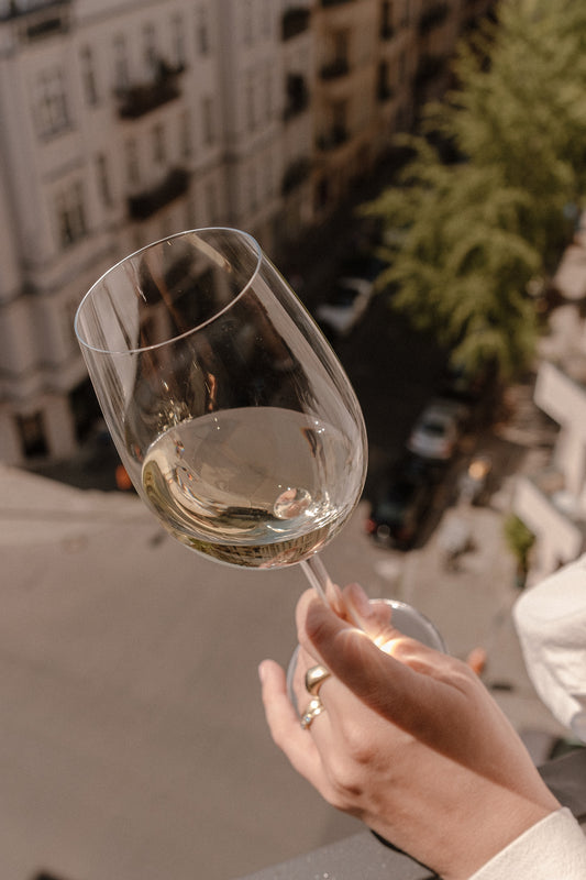 Entdecke rumänischen Weißweine - Cramposie Selectionata + Sauvignon Blanc + Tamaioasa Romaneasca Rebsorten