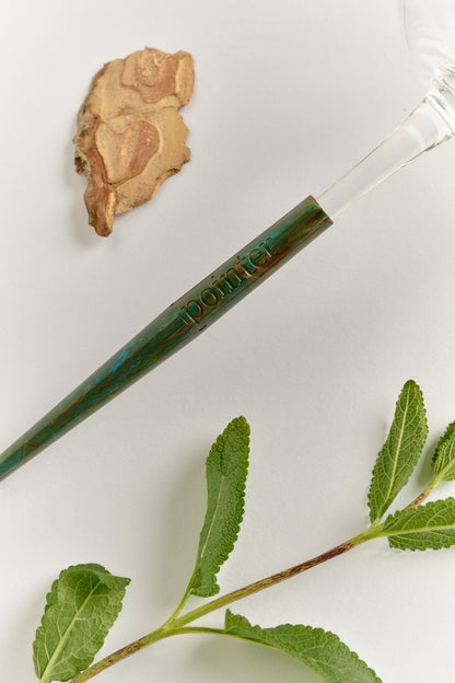 Pointer Wine Glass - Green Onyx
